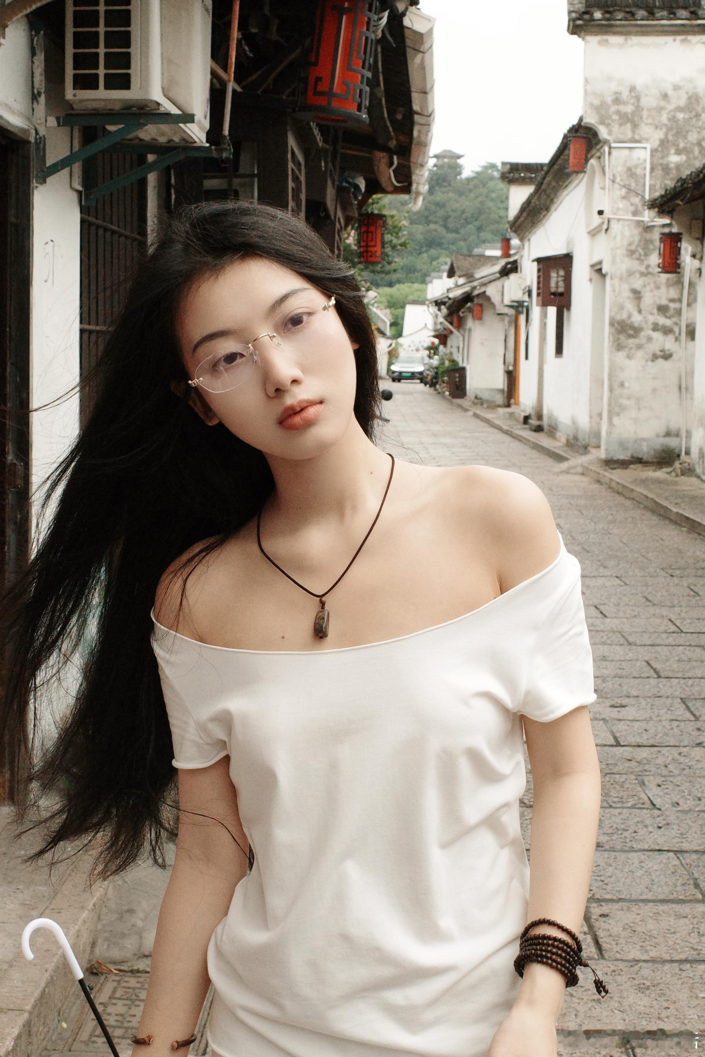 嗯 ​​​