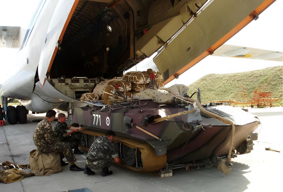 俄罗斯BMD-1伞兵战车BMD-1是苏联于20世纪60年代研制的伞兵战车，196