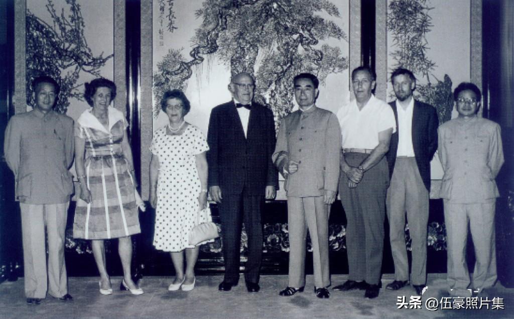1964年6月5日，上午，周恩来总理接见由克努特·赛南德率领的瑞典文化代表团。瑞