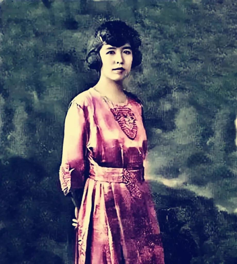 非常治愈的一段话：“人生在世，活着活着不知何时就没了踪影，过着过着不知哪天就闭上