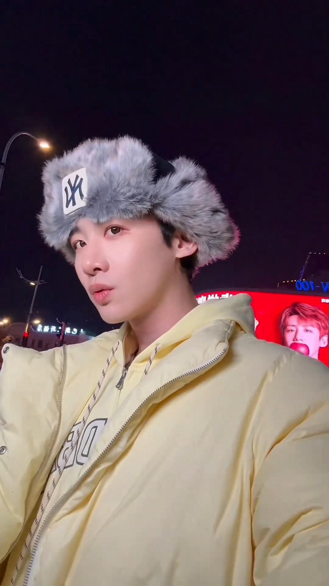 白敬亭抖更新，可爱奶黄包