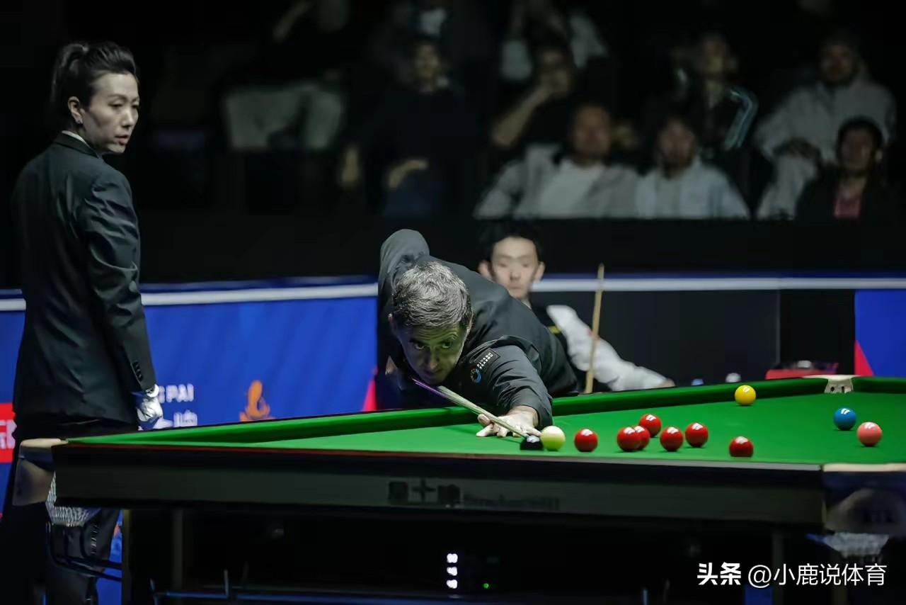 特鲁姆普这操作太离谱！
世界第一也搞心态？
 
对手清台才提犯规。
当场不提事后