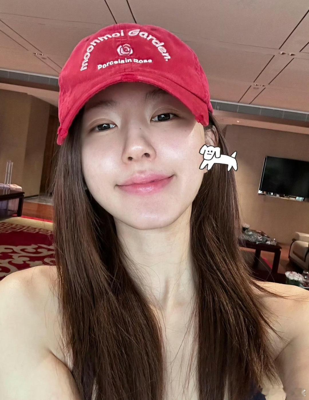 #赵露思状态# 还以为是angelababy ​​​