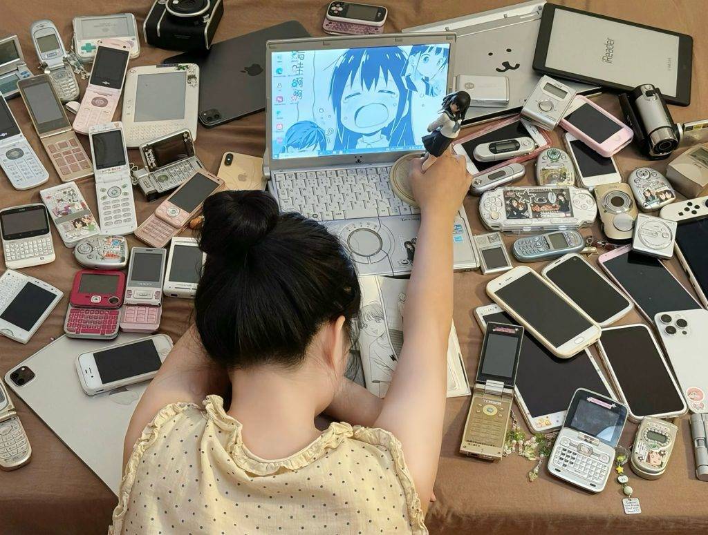 「垃圾佬」看不上的巴慕達手機，在小紅書被「垃圾妹」搶瘋了