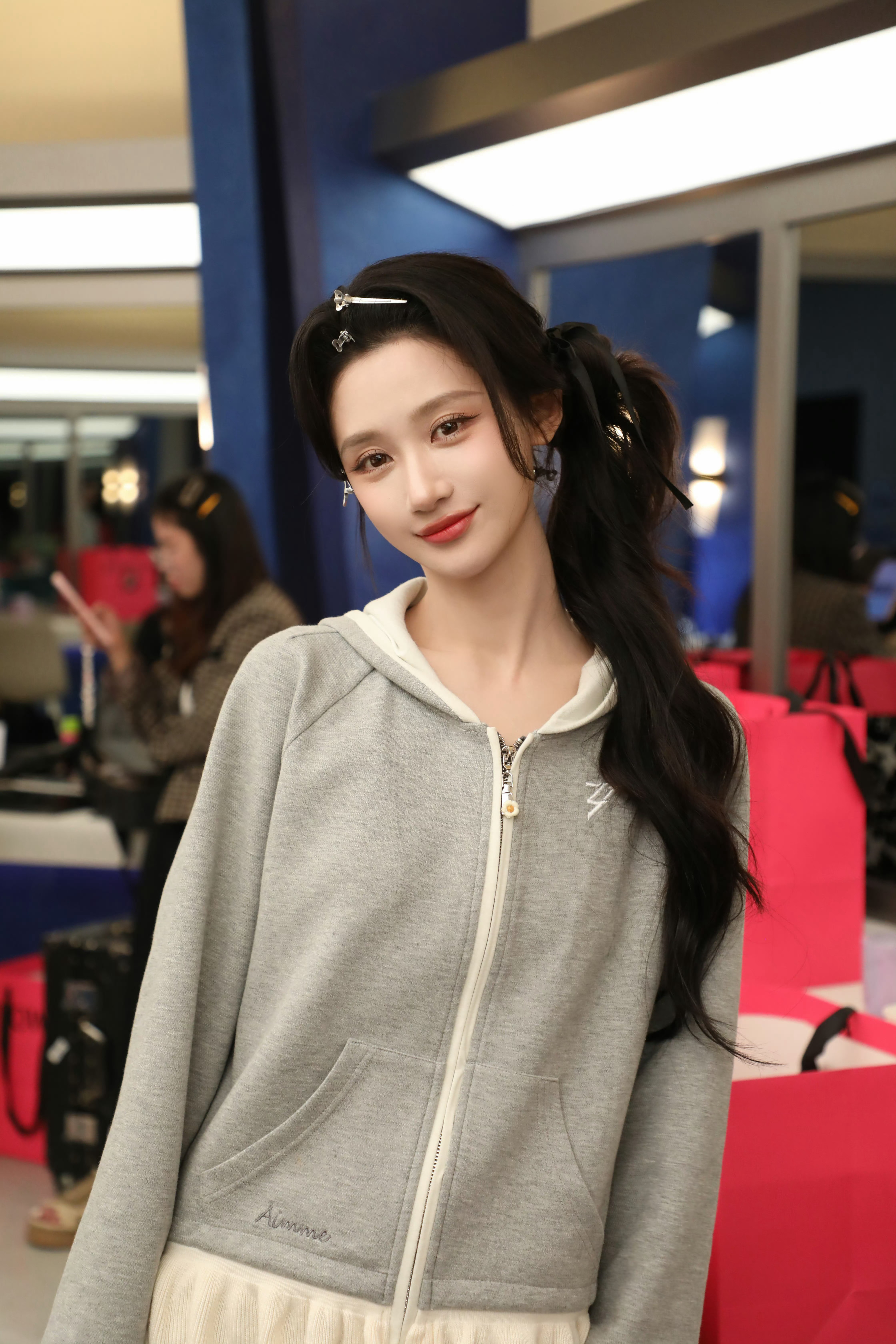 何宣林浪姐上班哭了看到这么多的粉丝来支持自己是会忍不住想掉眼泪的💧期待何宣林后