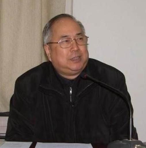 语出惊人！87岁姜伯驹院士直言：“不是别人要卡我们的脖子，而是我们用教育卡住了自