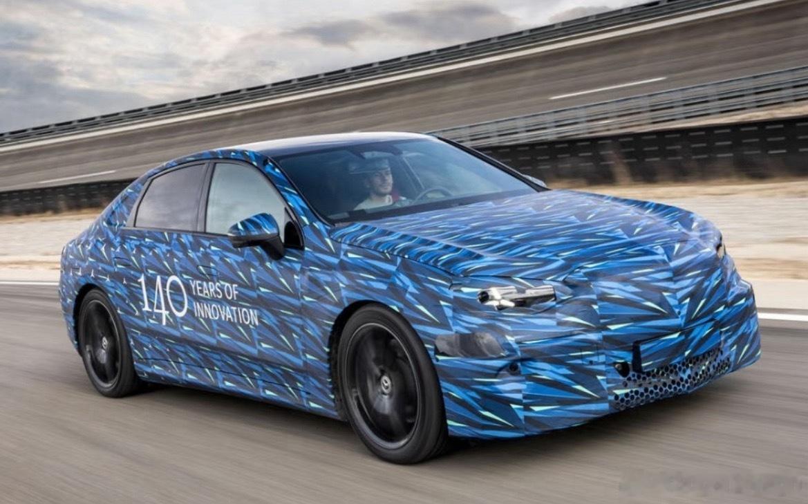 宝马i3刚准备发布，奔驰也官宣电动C级4月发布德国人也有商战，不过他们的竞品之间