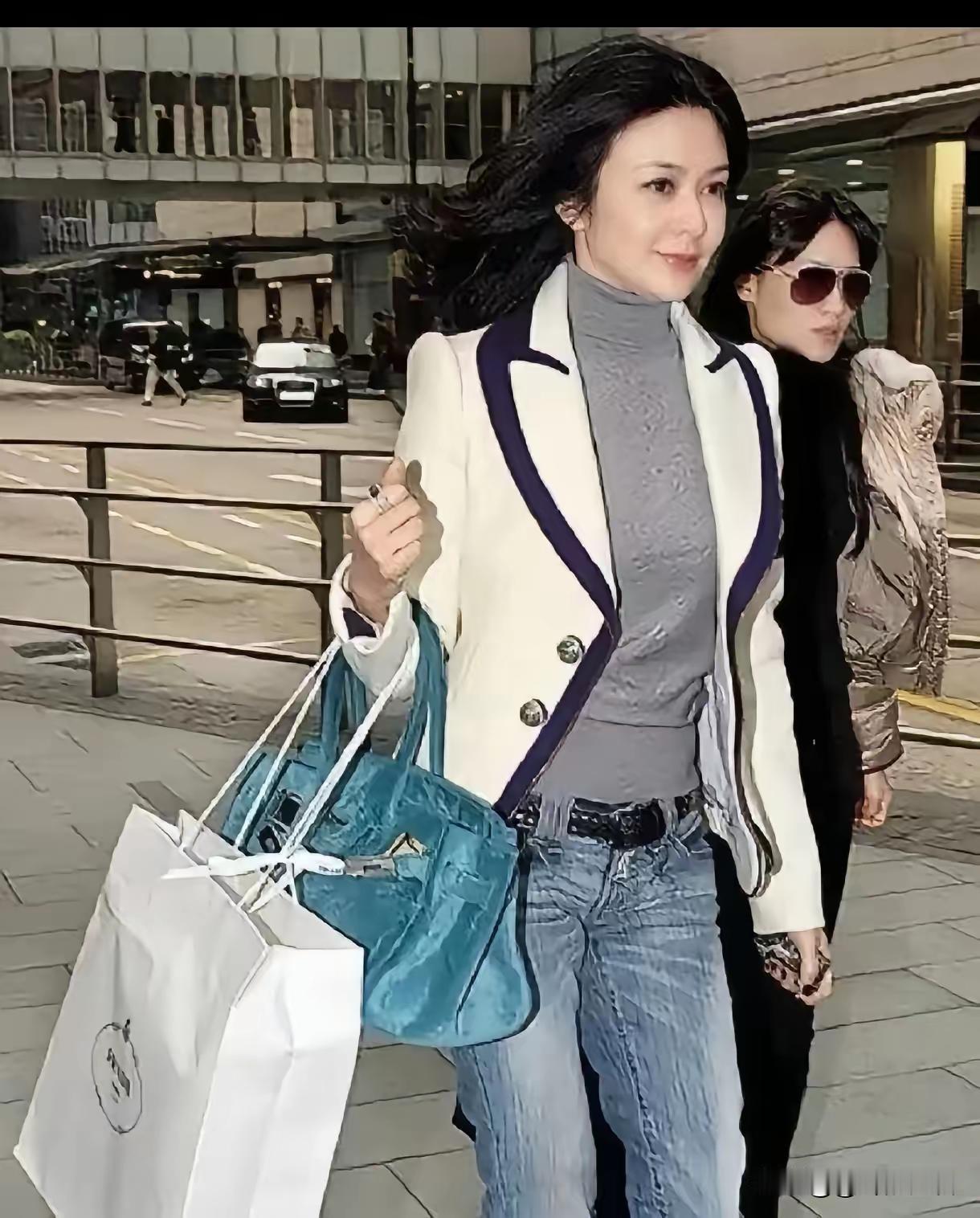 美之琳的美，大家是公认的，是一种经住了岁月考验的，如今已63岁了，仍风姿绰约，颜