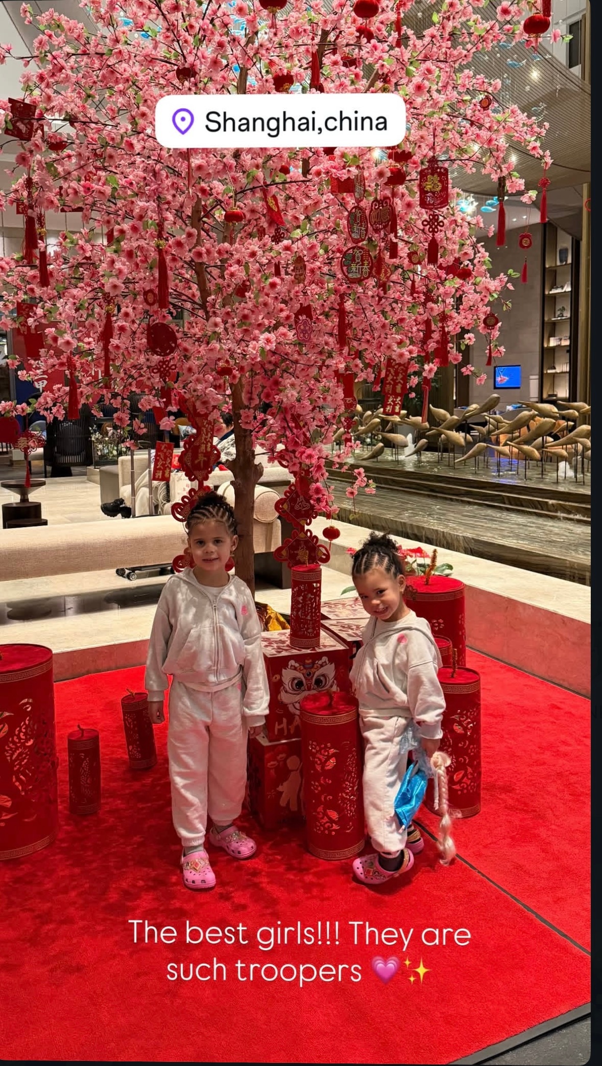 外援开始陆陆续续归队了，弗格这次把老婆孩子都一起带到上海了上海久事大鲨鱼