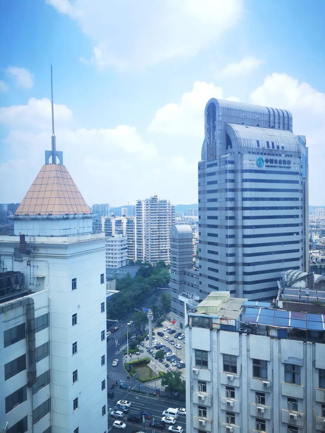徐州这地标建筑还是比较大气精致的