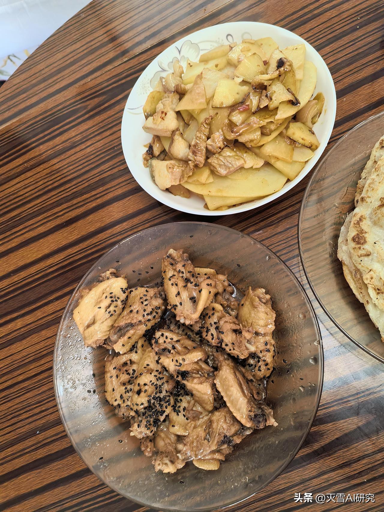 推荐一个项目，它叫Khoj，能帮你把电脑里的那些资料变成可对话的“第二大脑”！啥