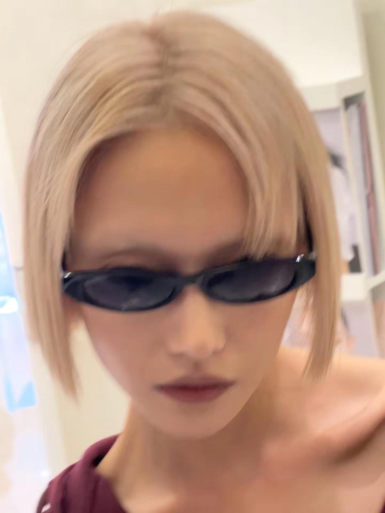 一些live y2k千禧辣妹发型 短发女生妆容 金色短发美女 inmyfeeli