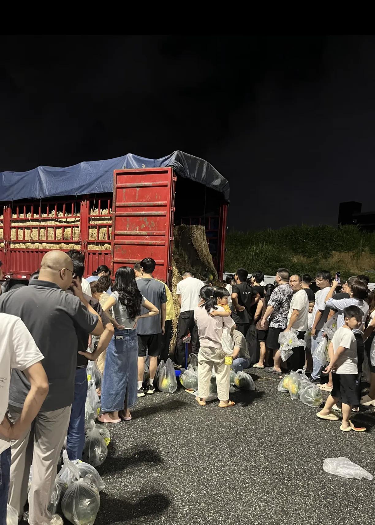 河南西瓜南下，这不是给河南做公益，而是给福建人做公益呀！说实话在城乡的地方，要是