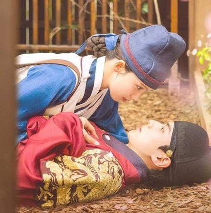 暴君的主厨 第8集收视率全国15.405%，首都圈15.815%卧槽直接破15了