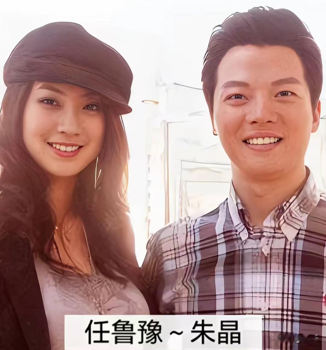 在央视的舞台上，他们是镜头前从容沉稳的主持人，扛起一档档节目，守护每一次直播与晚
