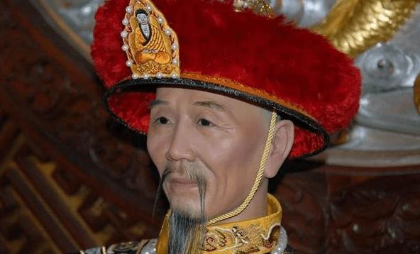 如果一个领导者刚对着他的民众说：形势一片大好，大家尽情嗨尽情舞，后脚就发现危在旦