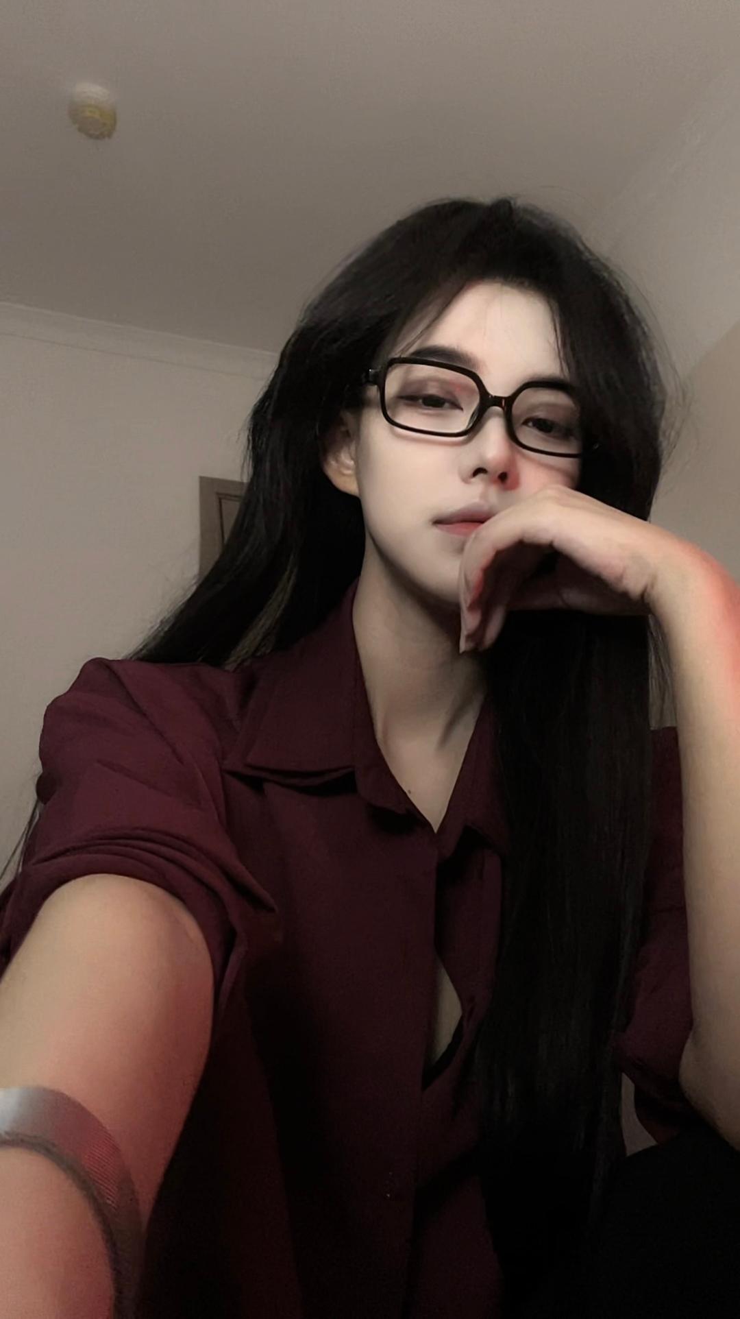 自拍俯视45度 是我看狗的角度