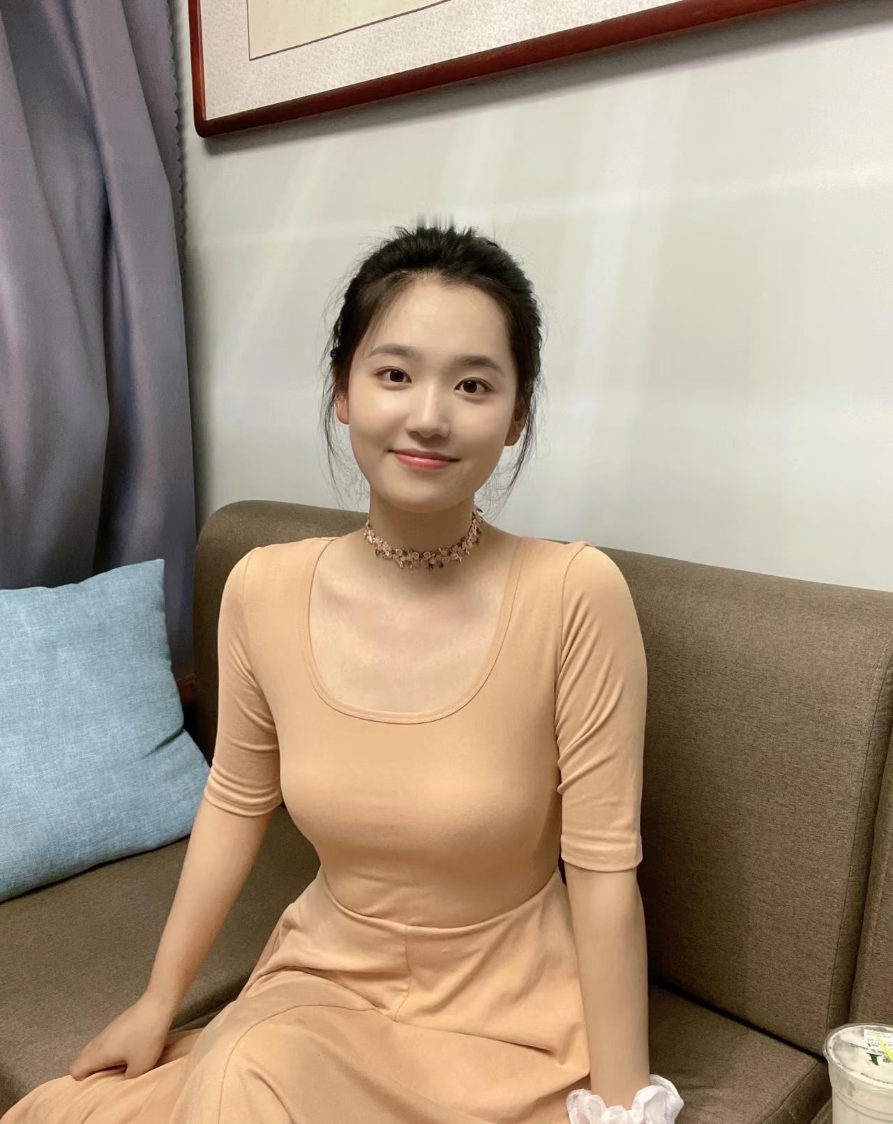 一个人最大的本事，
不是赚钱，
而是认清自己
 
世人总把赚钱多少当本事的标尺，