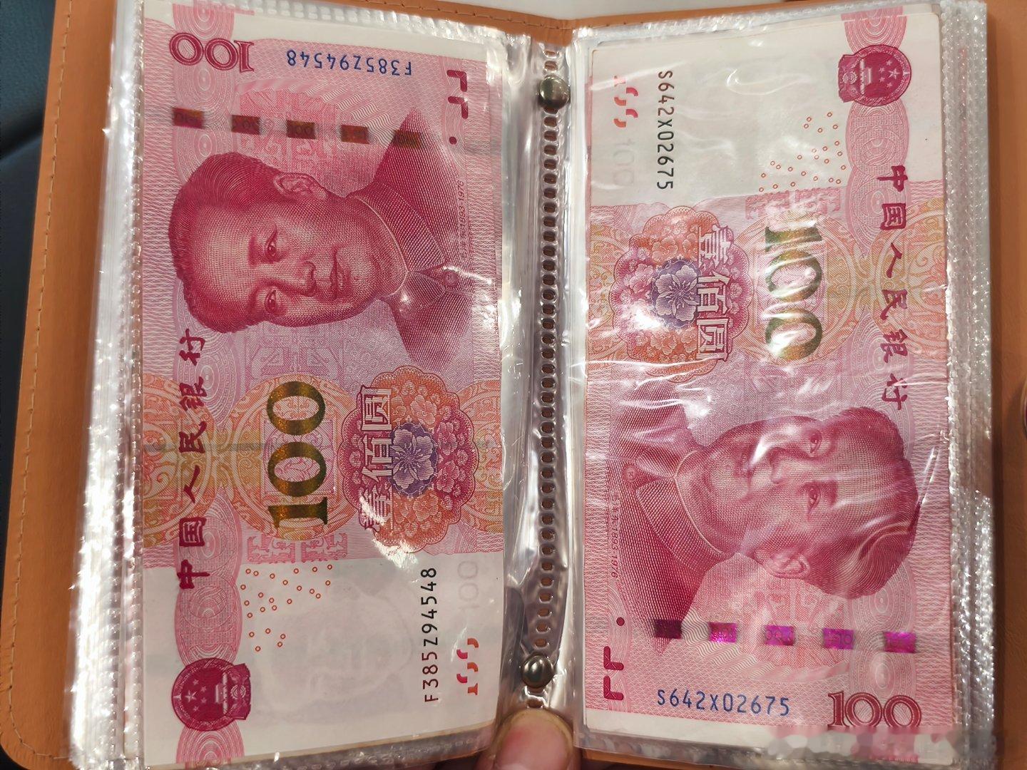 特别，喜欢看📚！！这本书只有几十页我翻来覆去的看，睡觉都得抱着看！！！我太喜欢