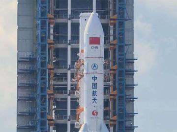 以前美国宇航员常被宣传为自己走出返回舱，等中国航天员上天后才发现长期飞行归来多由