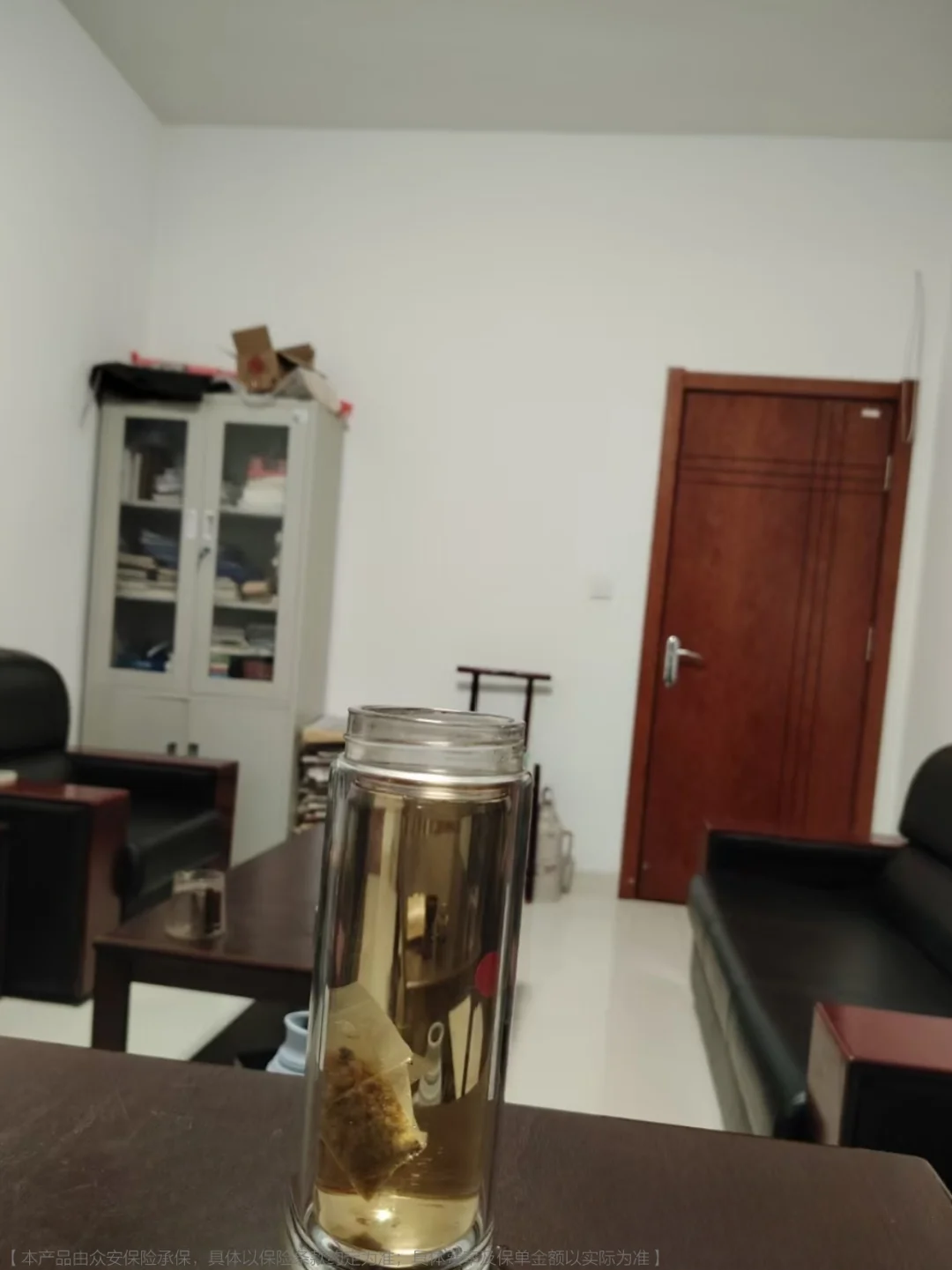 出差遇到头发花白的镇长说自己是90后