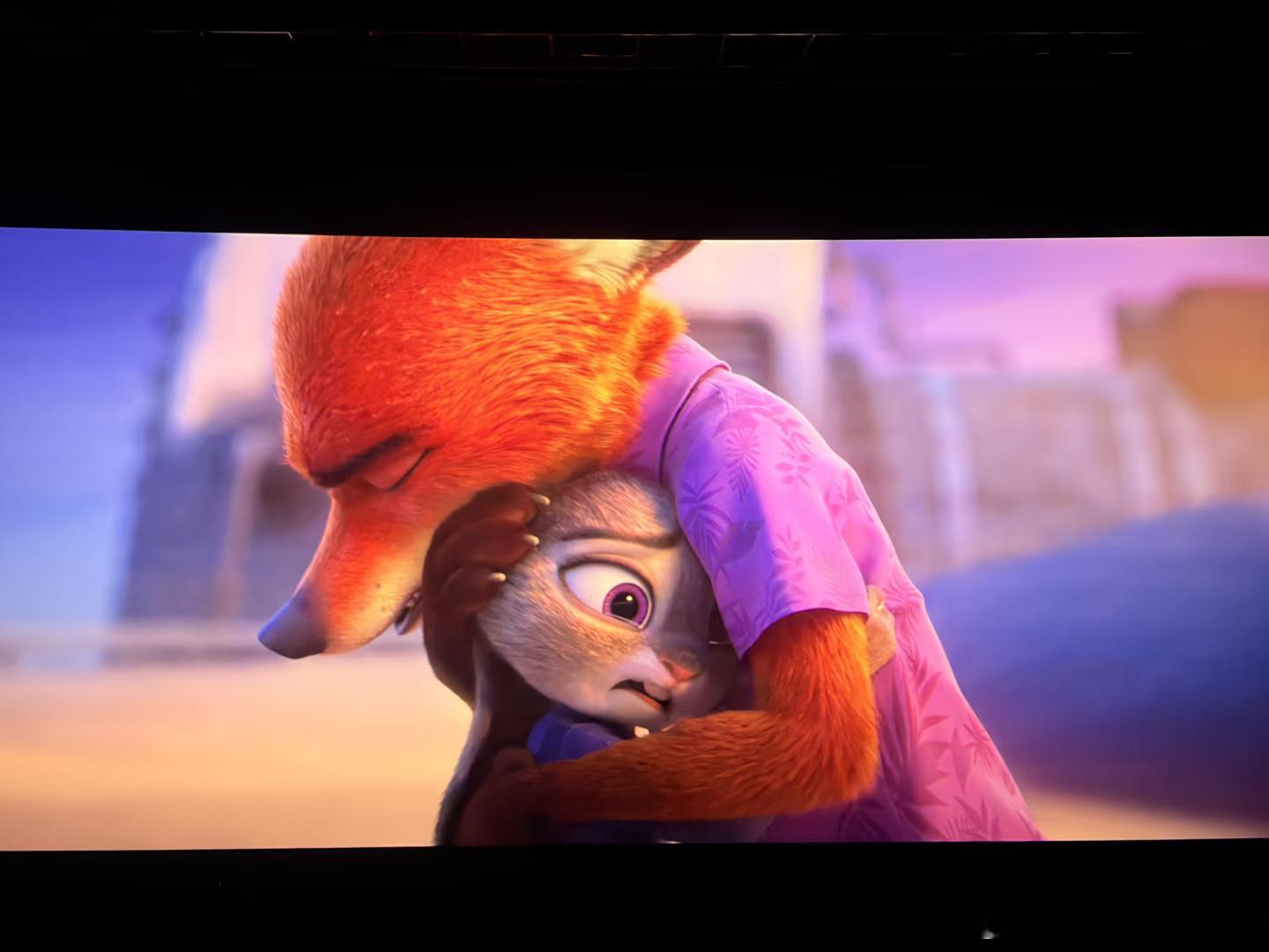 有点想不明白，刚看了疯狂动物城2感觉很一般，为啥票房就那么好呢？剧情一点悬念都没