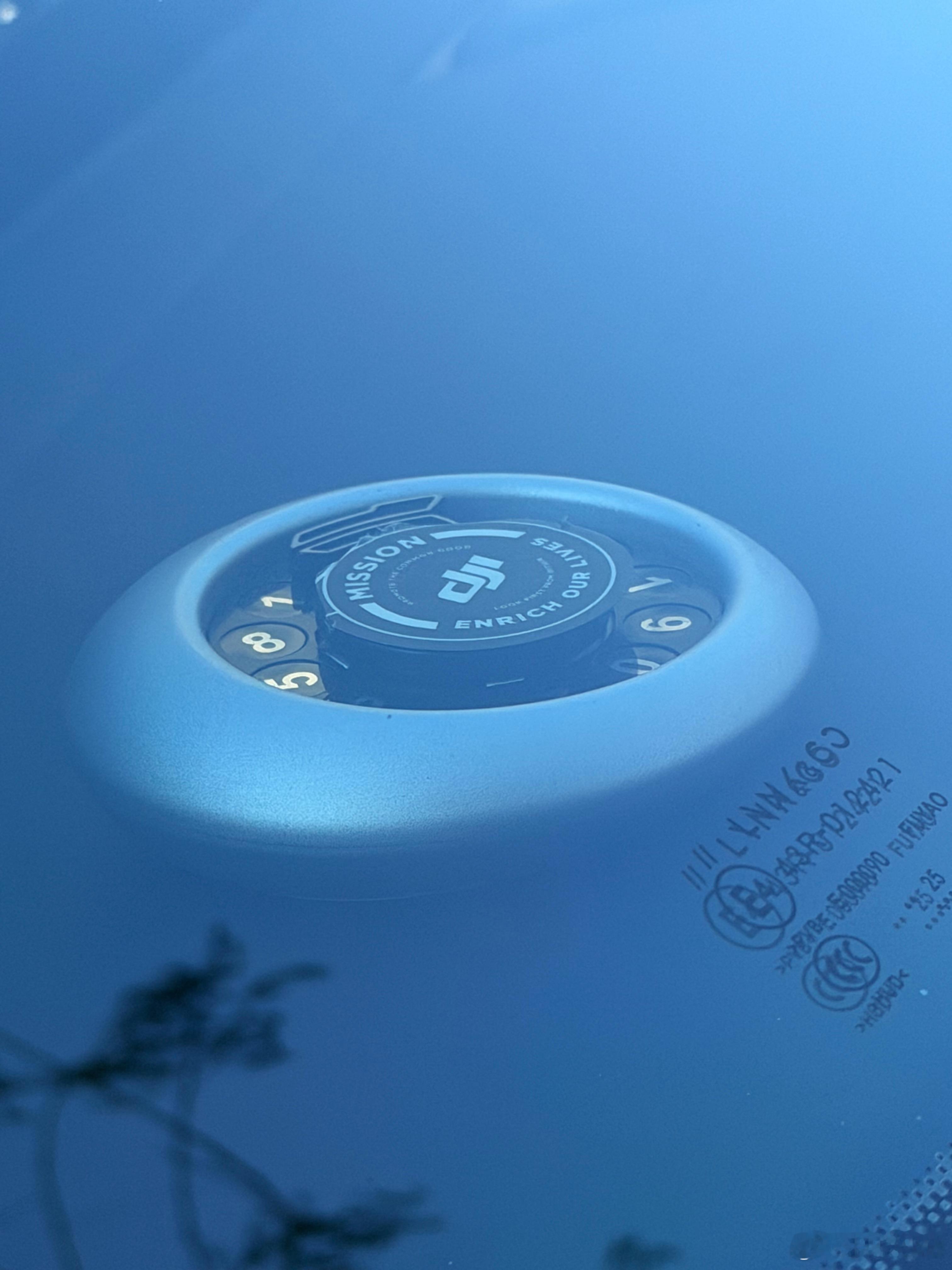 数码博主的停车号码牌来自于Diy的大疆品牌