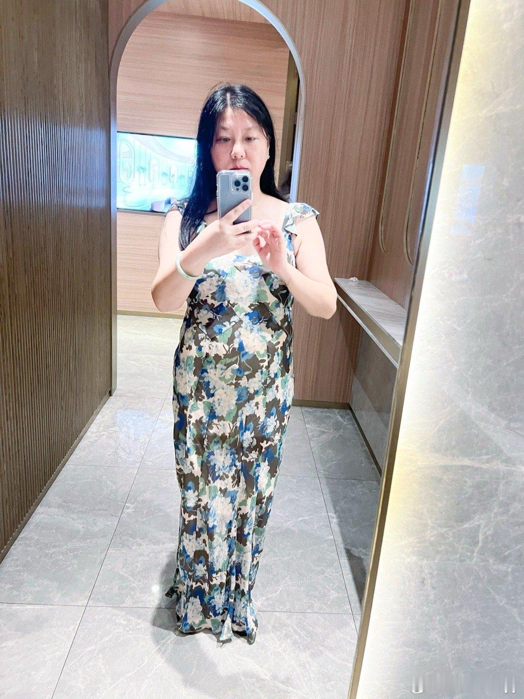 敏儿Jessyy连衣裙全身照。优雅时尚时尚穿搭 ​​​