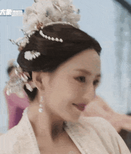 01黄晓明不会回应网红现任制造出来的那些风波，这会露面就等于承认是他指使女友那么