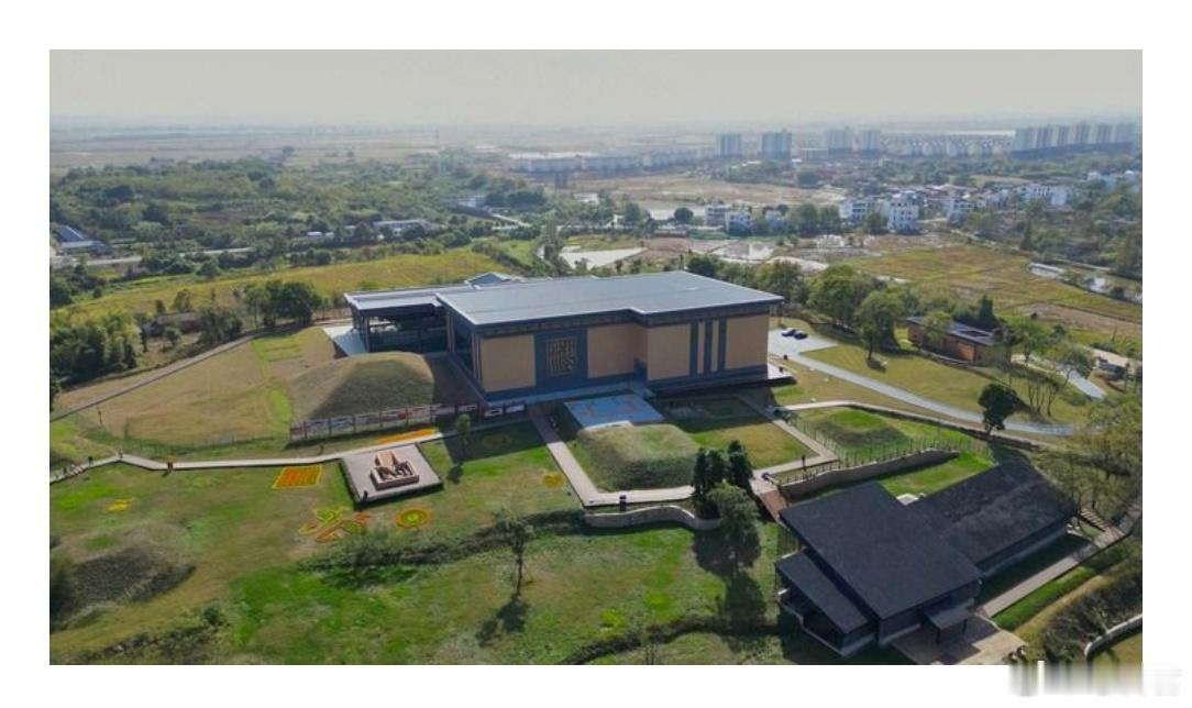 跟着遗址游中国 国庆第三天，走进南昌汉代海昏侯国遗址，探索西汉侯国的历史图景。这