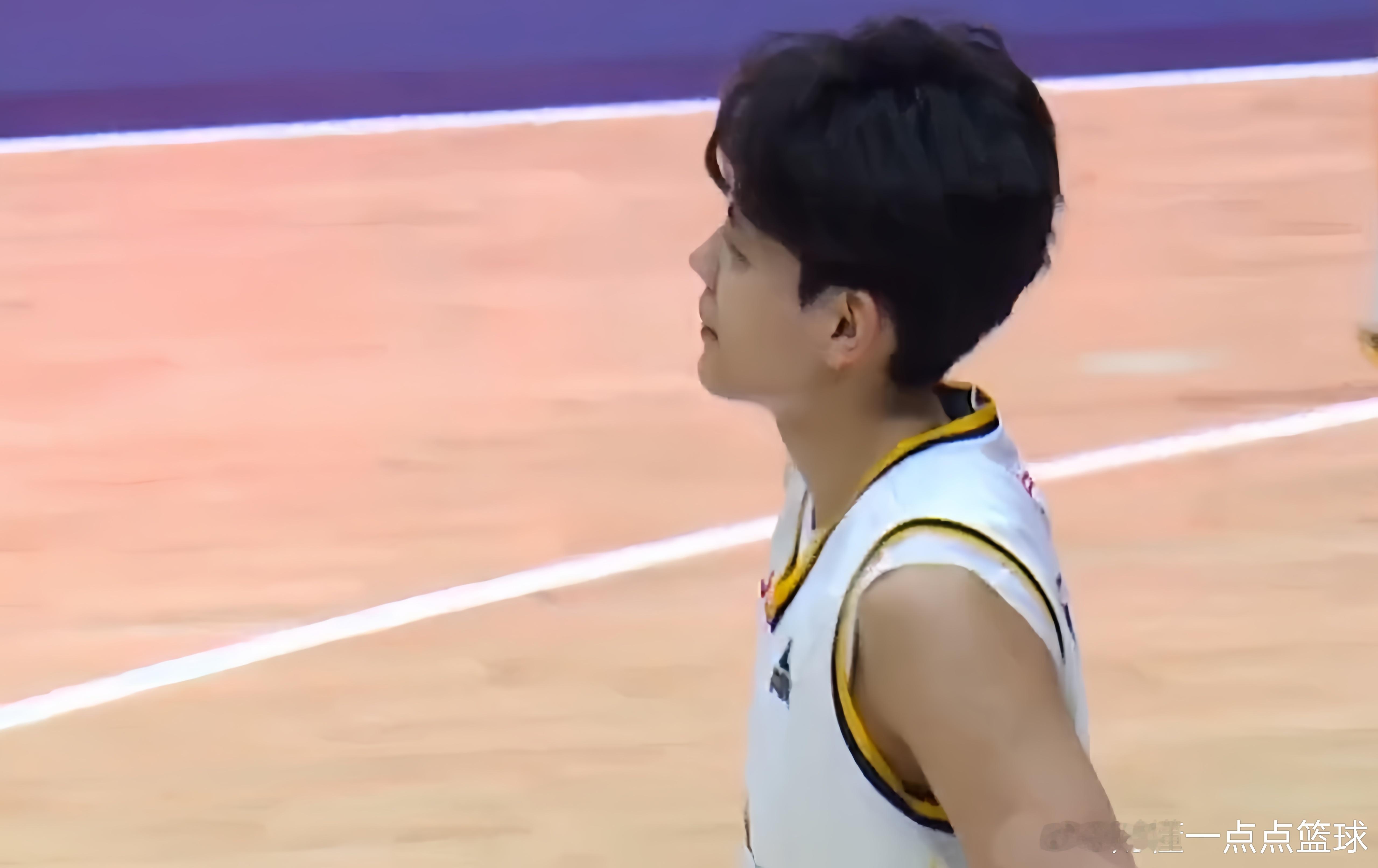 广东女篮冲击四连胜，目前半场结束，广东女篮以43比31领先山东女篮12分！WCB