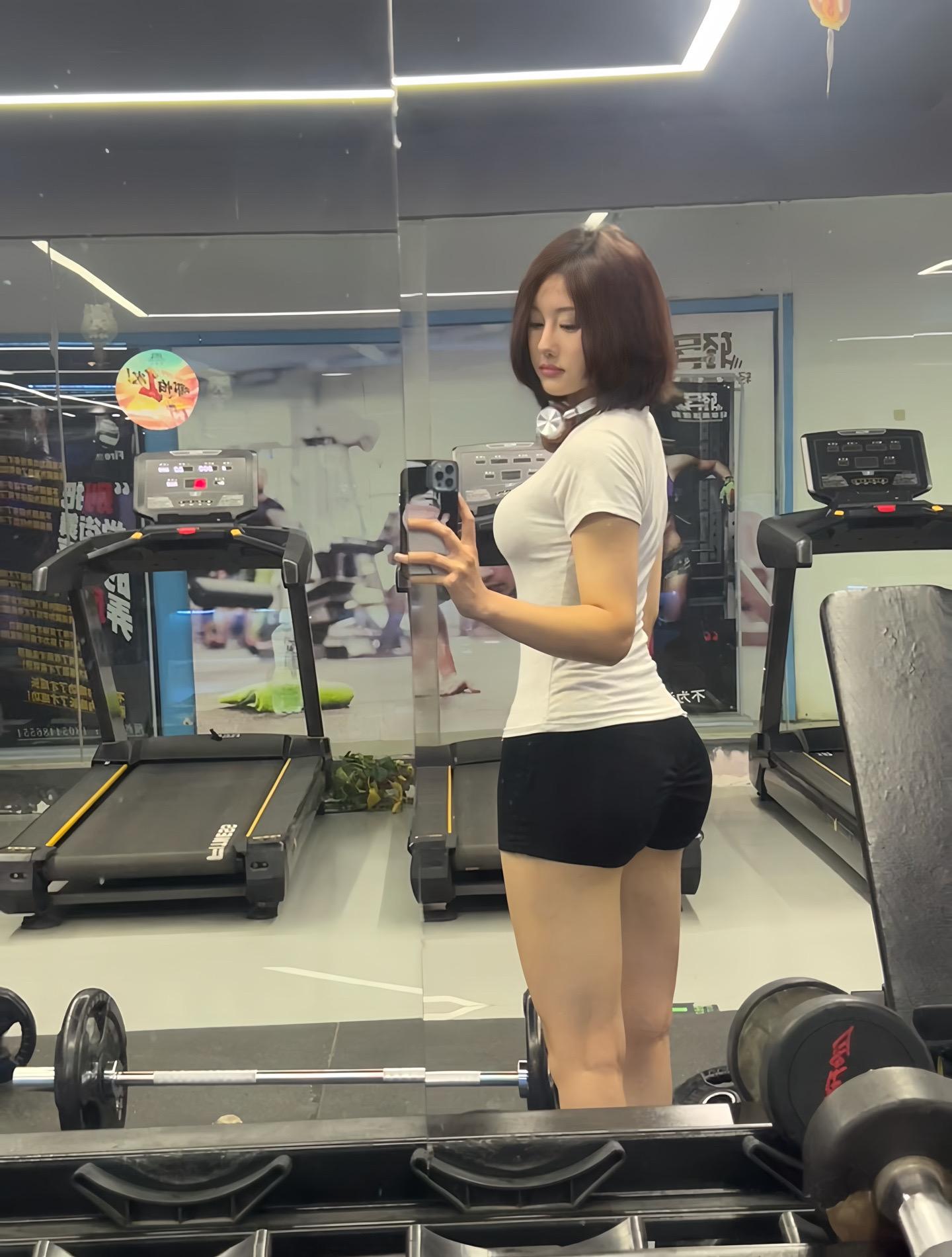 毫无训练痕迹 ootd穿搭 腿长一米八 美式辣妹 一张照片