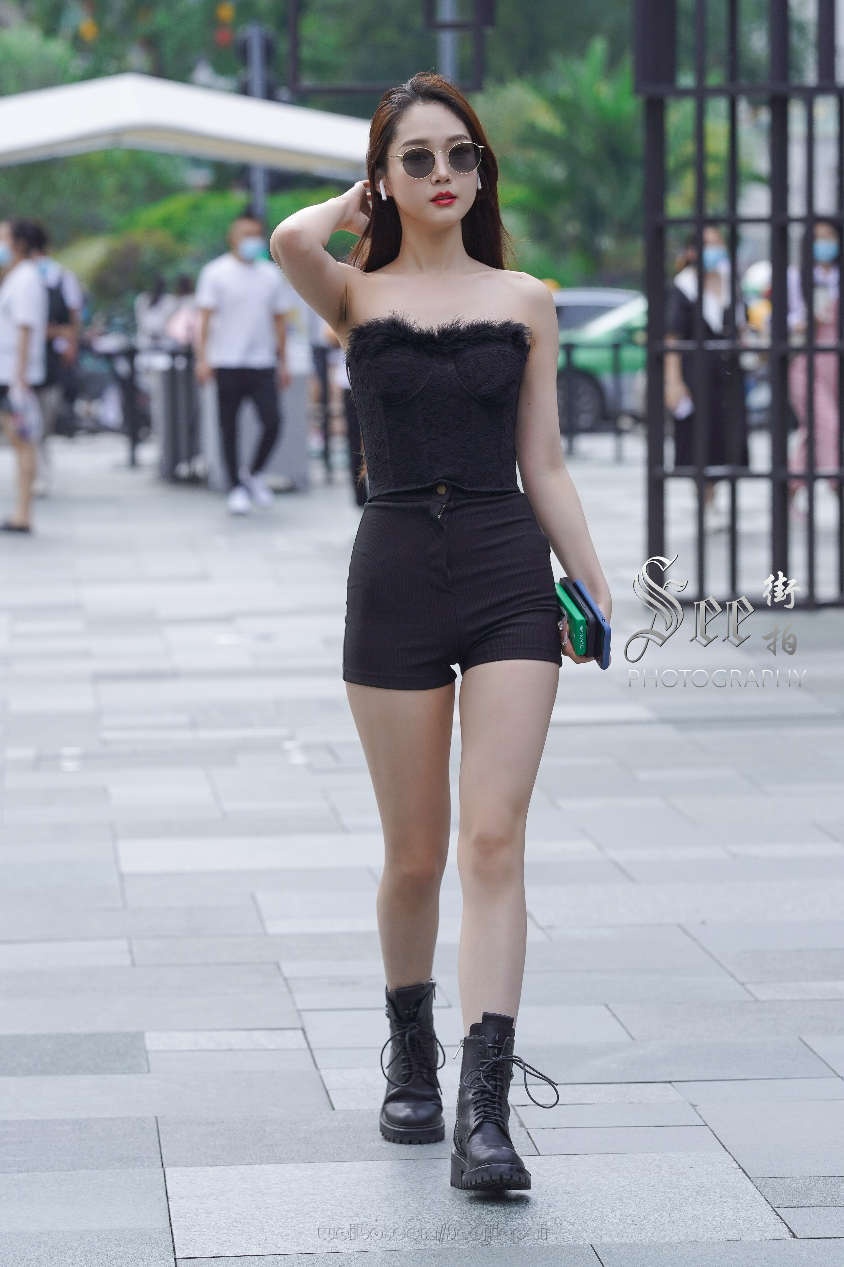 短靴短裤经典搭配~~ ​​​