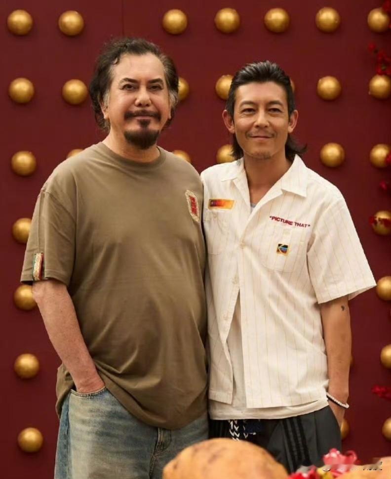 陈GC复出，想不到第一个选了黄秋生合作！
这算不算是：憋了一股劲跳出来，然后一头