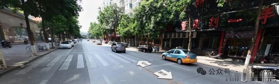 网友反映这个停车管理公司在原人行通道斑马线处修停车位收费是否违法？回复来了……