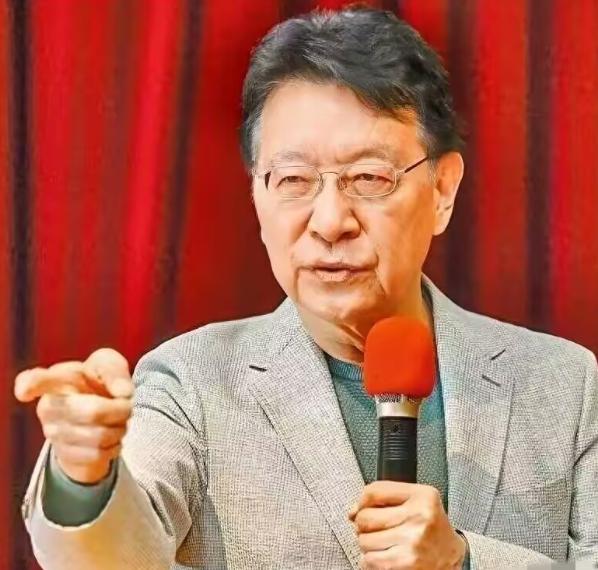 真是笑到肚子痛！得知国民党主席郑丽文即将受邀访问大陆的消息后，台湾那位所谓媒体人