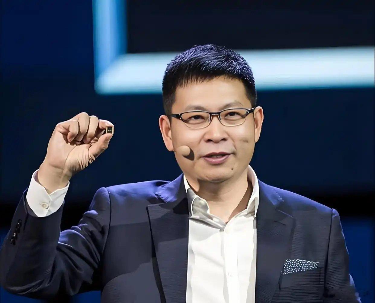 任尔东南西北风，我就喜欢余承东。 