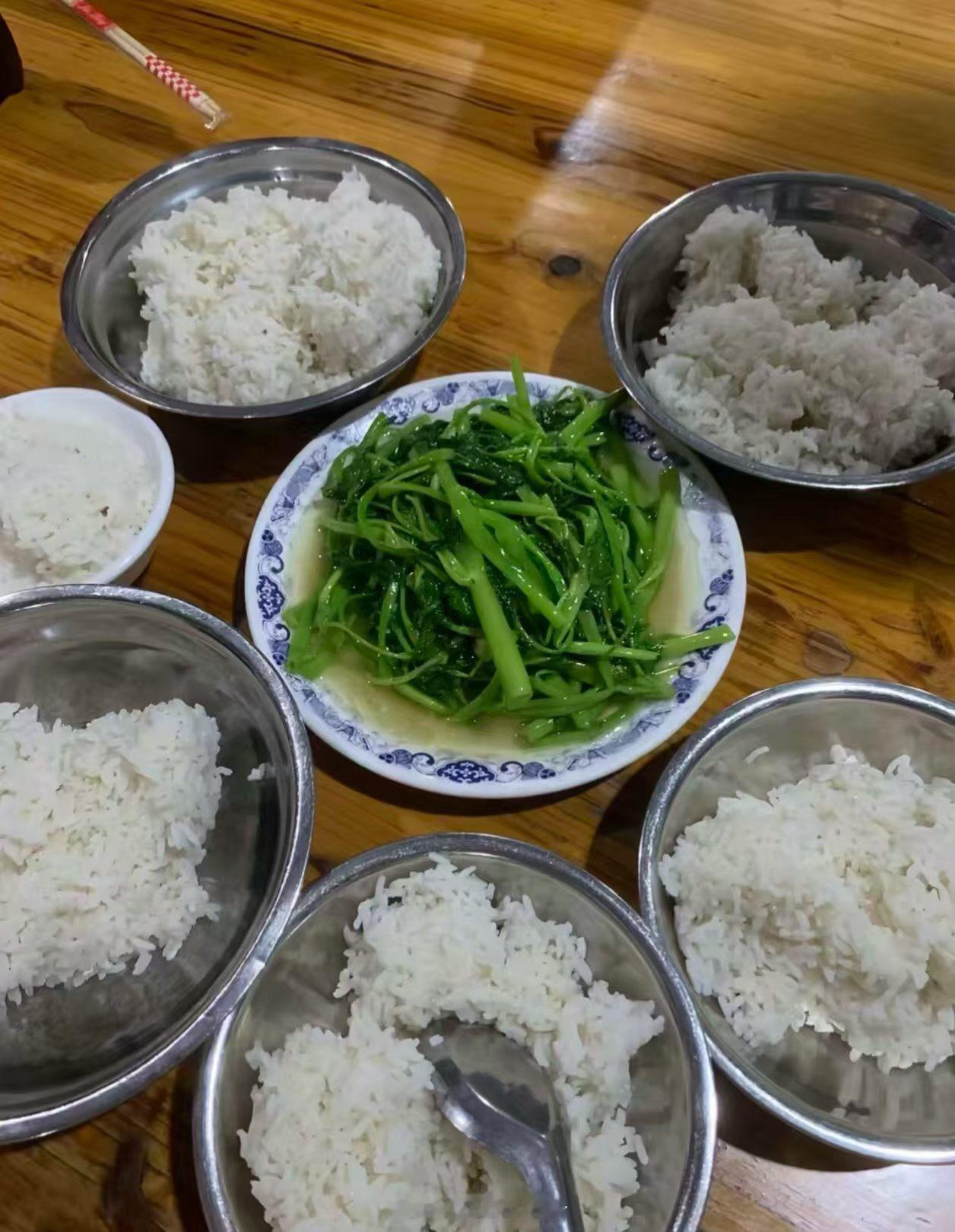 公司聚餐 有事电联 ​​​