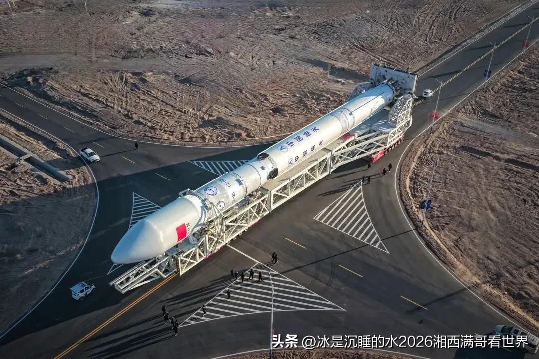 转发收藏一组官网公布的我国第三款可重复使用火箭“长征十二号B”的精彩靓图。
“长