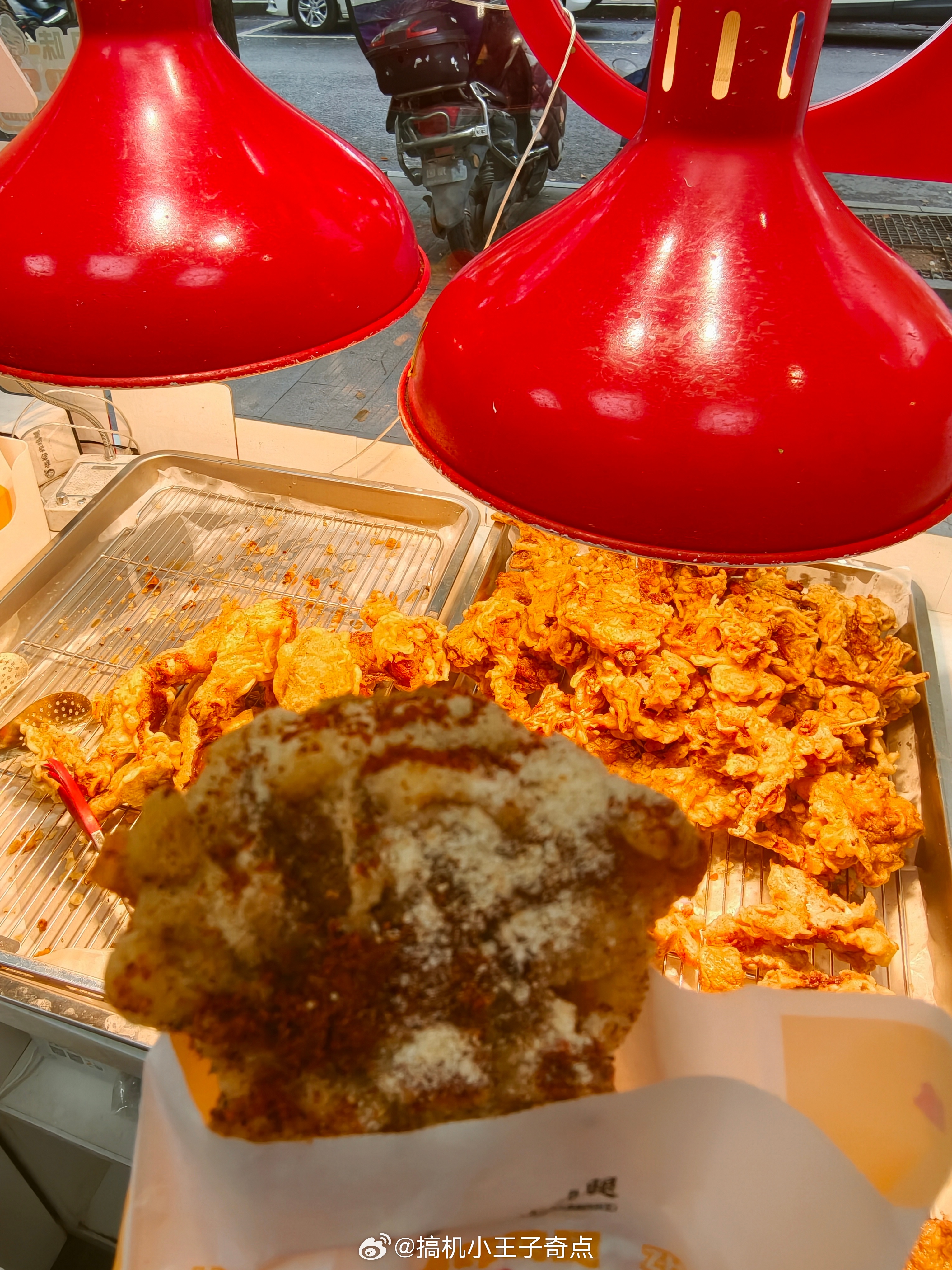 奇点看店日常 推荐吃甘梅+香辣鸡腿甘梅加的多多的