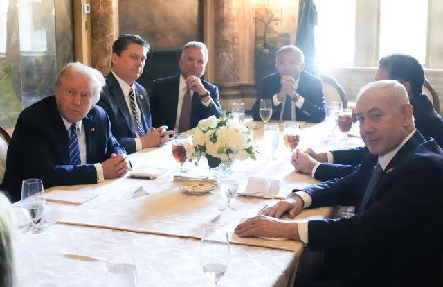 内塔尼亚胡和八十岁的特朗普交好，和胡子花白的莫迪要好，七老八十的他们友谊的小船荡