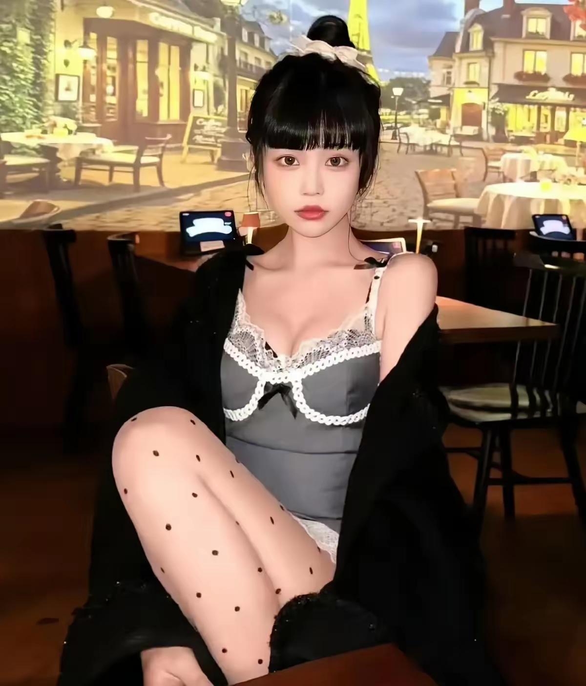 看到司晓迪的老板，
王大发的回应才知道，
鹿晗，檀健次，林更新，张一山等男明星，