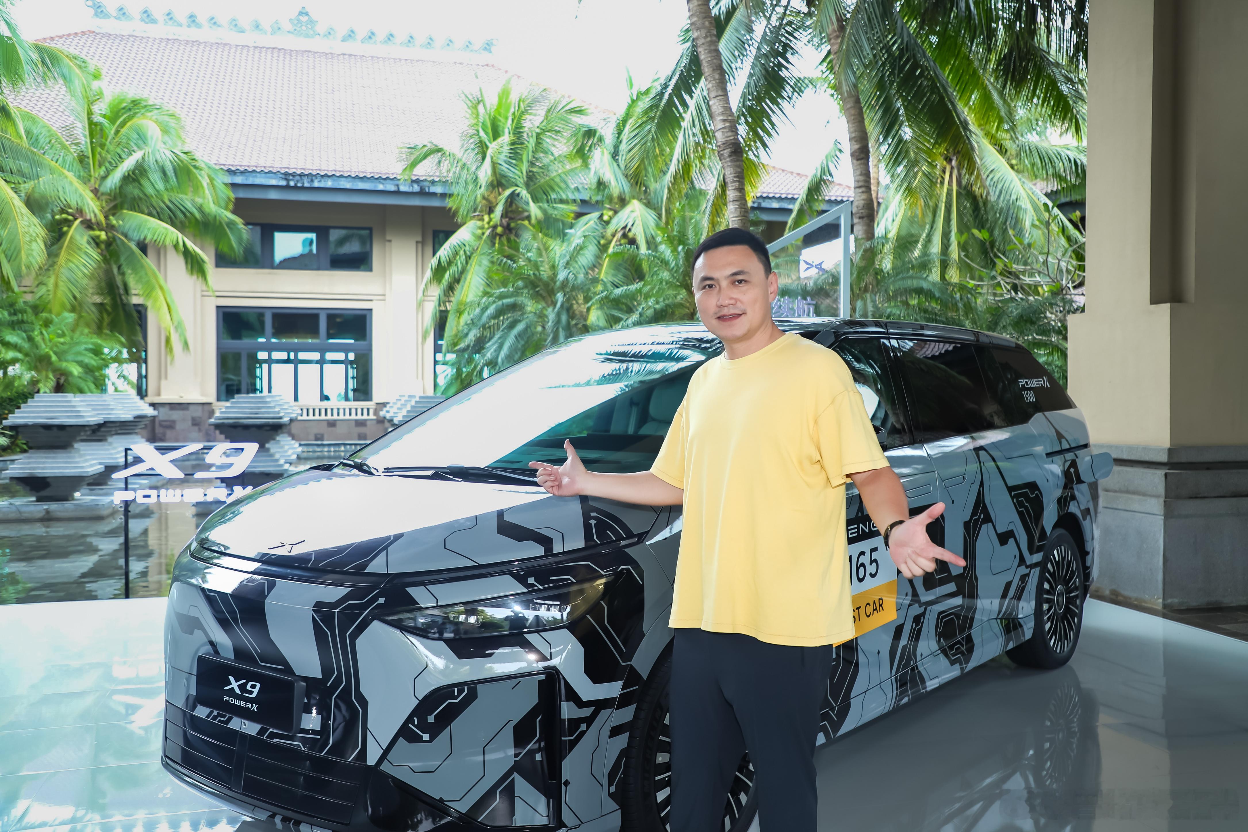 我给小鹏X9加个油试驾视频要等半个月左右上线，大家先看看图吧[喵喵] ​​​