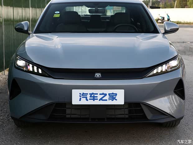 将于10月27日上市/轴距达2800mm 全新比亚迪秦PLUS正式亮相