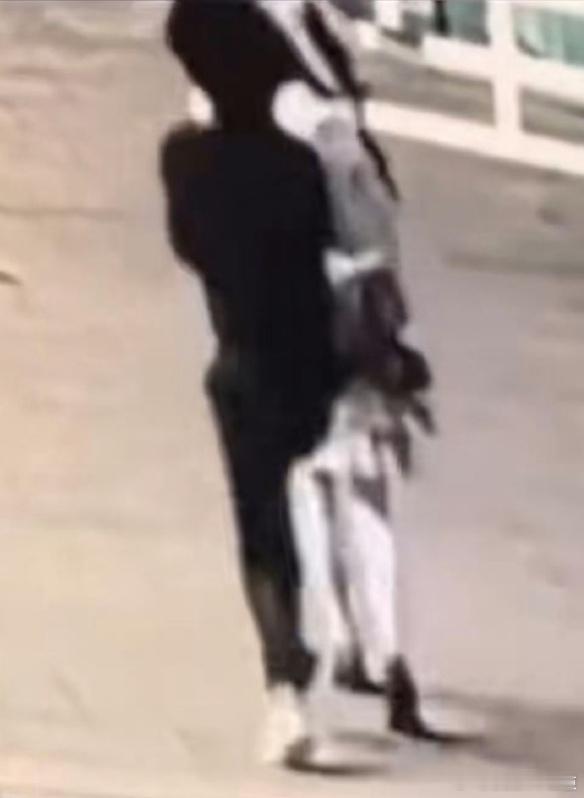 遭15岁男孩冲撞女子称检查出了别的本只是被少年冲撞受委屈，就医检查却意外查出身体