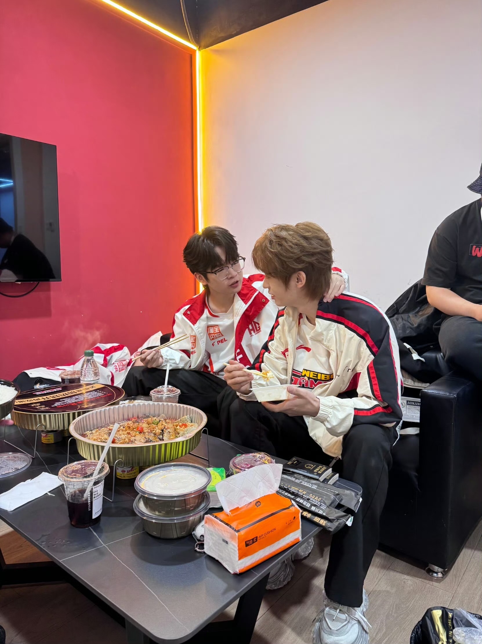 是花花不是画画  和朋友一起恰饭香香香！2026pel春季赛