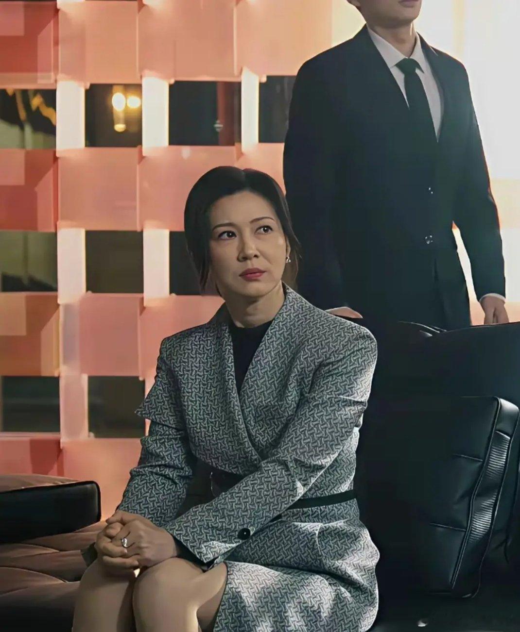 电视上看着一般般，真人非常漂亮 