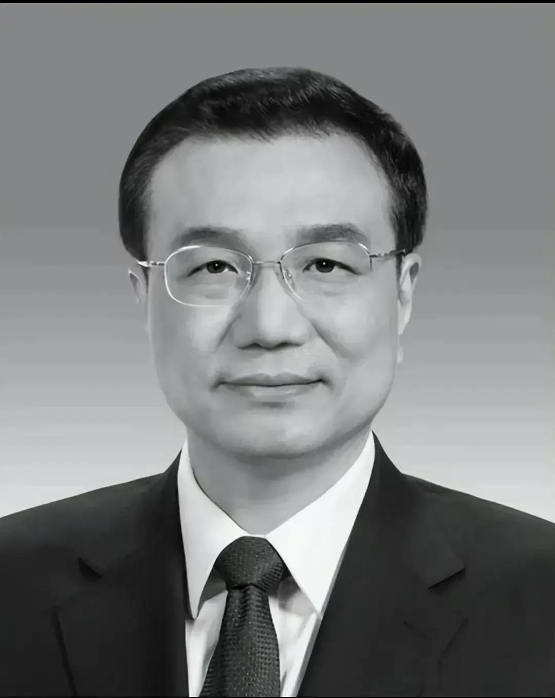 惊闻李克强总理去世的消息实在是太悲痛了，李总理一心为民，在任期间为国家和人民做了