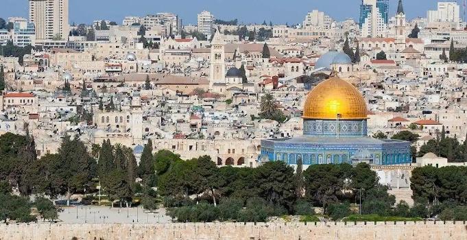 以色列这个国家，很有钱，科技也很发达，在中东是数一数二的强国，但它有一个从娘胎里