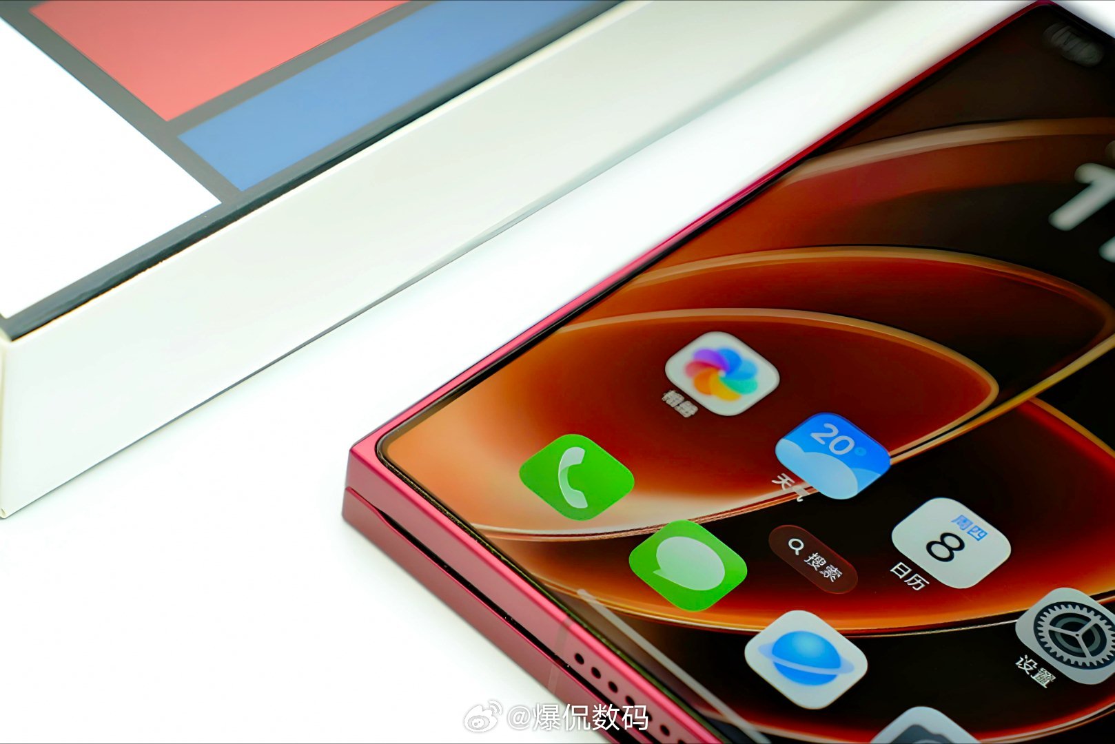 小米18 Fold的配件确实不好找，而第一件让我觉得奈斯的是家的［超能Pro］A